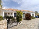 ÜÇ YATAK ODALI MOBİLYALI LÜKS SAHİLDEKİ DENİZ KENARI BUNGALOW