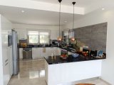 ÜÇ YATAK ODALI MOBİLYALI LÜKS SAHİLDEKİ DENİZ KENARI BUNGALOW
