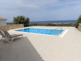 ÜÇ YATAK ODALI MOBİLYALI LÜKS SAHİLDEKİ DENİZ KENARI BUNGALOW