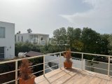DÖŞENMİŞ ÜÇ YATAK ODALI LÜKS VİLLA (GÜVENLİK KAPILARIYLA ÇEVRİLMİŞ, SAHİLE VE GOLF KULÜPLERİNE YAKIN)