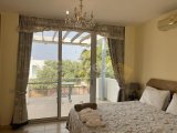 DÖŞENMİŞ ÜÇ YATAK ODALI LÜKS VİLLA (GÜVENLİK KAPILARIYLA ÇEVRİLMİŞ, SAHİLE VE GOLF KULÜPLERİNE YAKIN)
