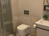 GİRNE MERKEZDE HER YERE ULAŞIMI KOLAY NEZİH BİR SİTEDE İKİ YATAK ODALI DAİRE
