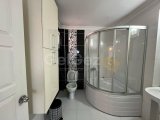 ALSANCAK ANAYOL ÜZERİNDE ÜÇ YATAK ODALI DAİRE
