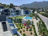 ÖZEL ÇATI TERASLI VE ORTAK HAVUZLU LÜKS İKİ YATAK ODALI DAİRELER