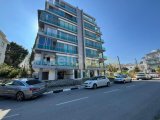 GİRNE MERKEZDE DAĞ VE DENİZ MANZARALI İKİ YATAK ODALI PENTHOUSE DAİRE