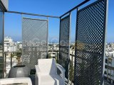 GİRNE MERKEZDE DAĞ VE DENİZ MANZARALI İKİ YATAK ODALI PENTHOUSE DAİRE