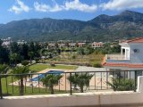 Satılık: Kuzey Kıbrıs, Girne'de, Zümrüt Kompleksinde 3+1 Bahçe Dairesi ????