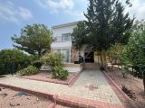 HAVUZLU BİR KOMPLEKS İÇİNDE ÜÇ YATAK ODALI EŞYALI VİLLA