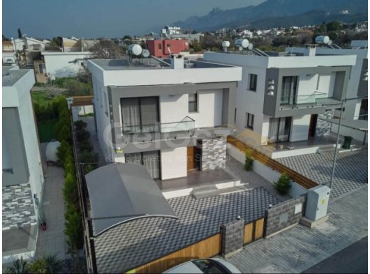 Kuzey Kıbrıs'ta Satılık 3+1 Lüks Villa