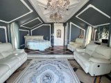 Kuzey Kıbrıs Çatalköy'de Havuzlu ve Arsalı Lüks 4+1 Villa