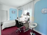 Kuzey Kıbrıs Çatalköy'de Havuzlu ve Arsalı Lüks 4+1 Villa