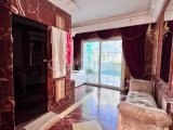 Kuzey Kıbrıs Çatalköy'de Havuzlu ve Arsalı Lüks 4+1 Villa