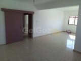 GİRNE MERKEZDE BAKIMLARI YENİ YAPILMIŞ 3+1 SATILIK DAİRE
