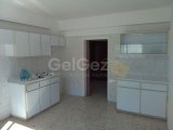 GİRNE MERKEZDE BAKIMLARI YENİ YAPILMIŞ 3+1 SATILIK DAİRE