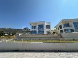 GİRNE / ÇATALKÖY – EFSANE KONUMDA, ARSA FİYATINA LÜKS VİLLA FIRSATI/+905338610484