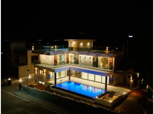 Girne / Edremit TÜRK KOÇANLI – ULTRA LÜKS ÖZEL TASARIM VİLLA/+905338610484