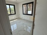 Girne Lapta, Oteller Bölgesinin üstünde Sıfır Satılık 2+1 ve 3+1 Daire 130.000 STG Başlayan Fiyatlar ile / +90533 881 09 02