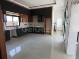 Girne/Ozanköy’de Dağ ve Deniz Manzaralı Sıfır 4+1 Lüks Villa / +905338610484