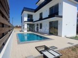 Girne/Ozanköy’de Dağ ve Deniz Manzaralı Sıfır 4+1 Lüks Villa / +905338610484