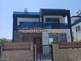 Girne/Ozanköy’de Dağ ve Deniz Manzaralı Sıfır 4+1 Lüks Villa / +905338610484
