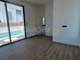 Girne/Ozanköy’de Dağ ve Deniz Manzaralı Sıfır 4+1 Lüks Villa / +905338610484