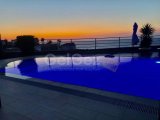 GİRNE BAHÇELİ SATILIK HAVUZLU VİLLA 3+1/315 000 STG/+90 5391147350
