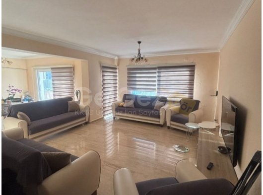 GİRNE MERKEZDE SATILIK TÜRK KOÇANLI DAİRE 3+1 ÇOK GENİŞ 160 M2/170000 STG +05391147350