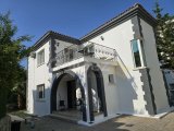 ÇOK ACIL!!!! UYGUN FIYAT SATILIK ÖZEL HAVUZLU VİLLA 3+1 LAPTA / 230 000 STG /+905391147350