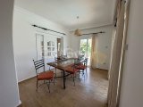 ÇOK ACIL!!!! UYGUN FIYAT SATILIK ÖZEL HAVUZLU VİLLA 3+1 LAPTA / 230 000 STG /+905391147350
