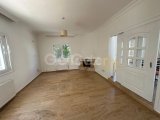 ÇOK ACIL!!!! UYGUN FIYAT SATILIK ÖZEL HAVUZLU VİLLA 3+1 LAPTA / 230 000 STG /+905391147350