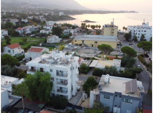 Girne Merit Parkı ve Plajına yürüme mesafesinde, Dağ ve Deniz Manzaralı 2+1 Daire