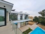 Girne Bellapais'te Satılık Özel Tasarımlı 4+1 Havuzlu Lüks Villa