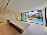 Girne Bellapais'te Satılık Özel Tasarımlı 4+1 Havuzlu Lüks Villa