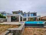 Girne Bellapais'te Satılık Özel Tasarımlı 4+1 Havuzlu Lüks Villa