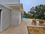 Girne Bellapais'te Satılık Özel Tasarımlı 4+1 Havuzlu Lüks Villa