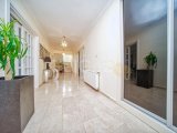 Kıbrıs Girne Esentepe'de Satılık Tam Deniz Manzaralı 4+1 Havuzlu Villa