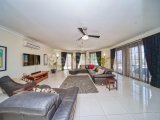 Kıbrıs Girne Esentepe'de Satılık Tam Deniz Manzaralı 4+1 Havuzlu Villa