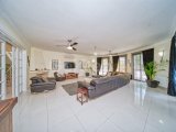 Kıbrıs Girne Esentepe'de Satılık Tam Deniz Manzaralı 4+1 Havuzlu Villa