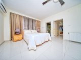 Kıbrıs Girne Esentepe'de Satılık Tam Deniz Manzaralı 4+1 Havuzlu Villa