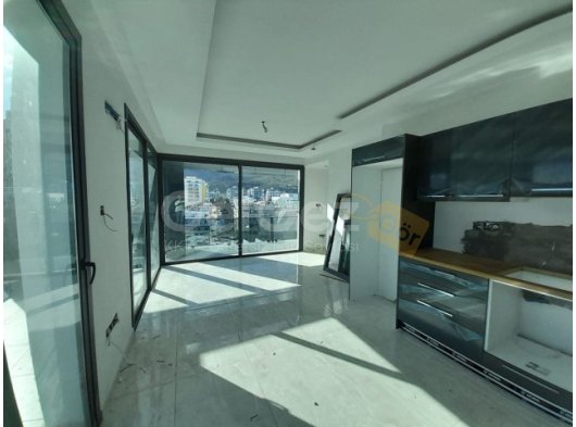 Girne Merkez, Cadde Üzeri Satılık 2+1 Penthouse 230.000 STG / +905338202346