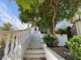 Girne Alsancakta satılık 5+2 özel villa