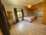 Girne Alsancakta satılık 5+2 özel villa