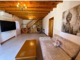 Girne Alsancakta satılık 5+2 özel villa