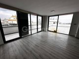 Girne Merkez, Ticari İzinli Satılık 3+1 Büyük Ofis 280.000 STG / +905338202346