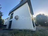 Girne Ozanköy, Çok Temiz 4+1 Triplex Villa 2000 STG / +905338202346