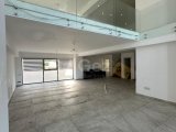 Girne'de Merkez Lord Palace Yanında Cadde Üzeri Kiralık Dükkan 2200 STG / +905338202343