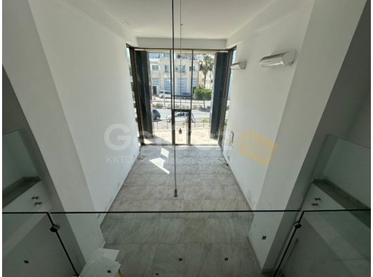 Girne'de Merkez Lord Palace Yanında Cadde Üzeri Kiralık Dükkan 2200 STG / +905338202343