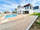Girne Çatalköy Bölgesinde Denize Yürüme Mesafesinde Kiralık Lüks Villa