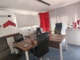 Girne'de Merkez, Cadde Üzeri 4 Katlı Teraslı Kiralık Dükkan 4050 STG / +905338202343