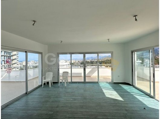 Girne Merkez, Lefkoşa Çemberinde Geniş Teraslı Ticari İzinli Kiralık Ofis 1.500 STG / +905338202343